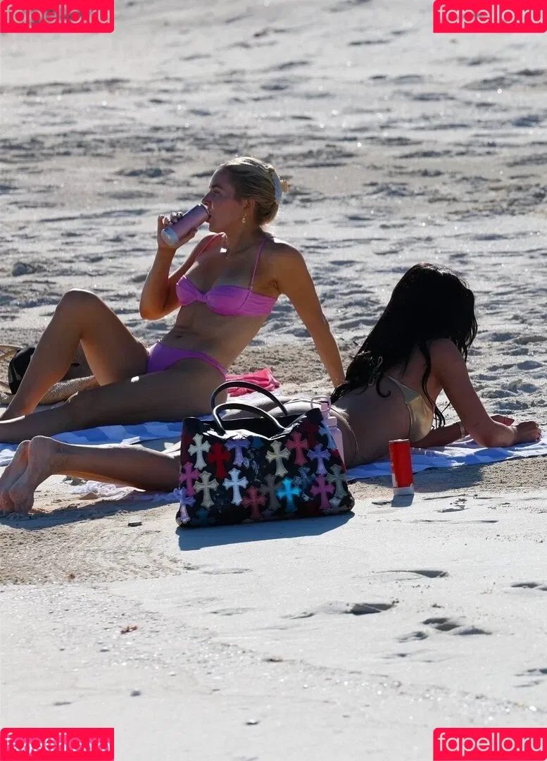 Kylie Jenner / KylieJenner / kyliejenner.2 Onlyfans Photo Gallery 