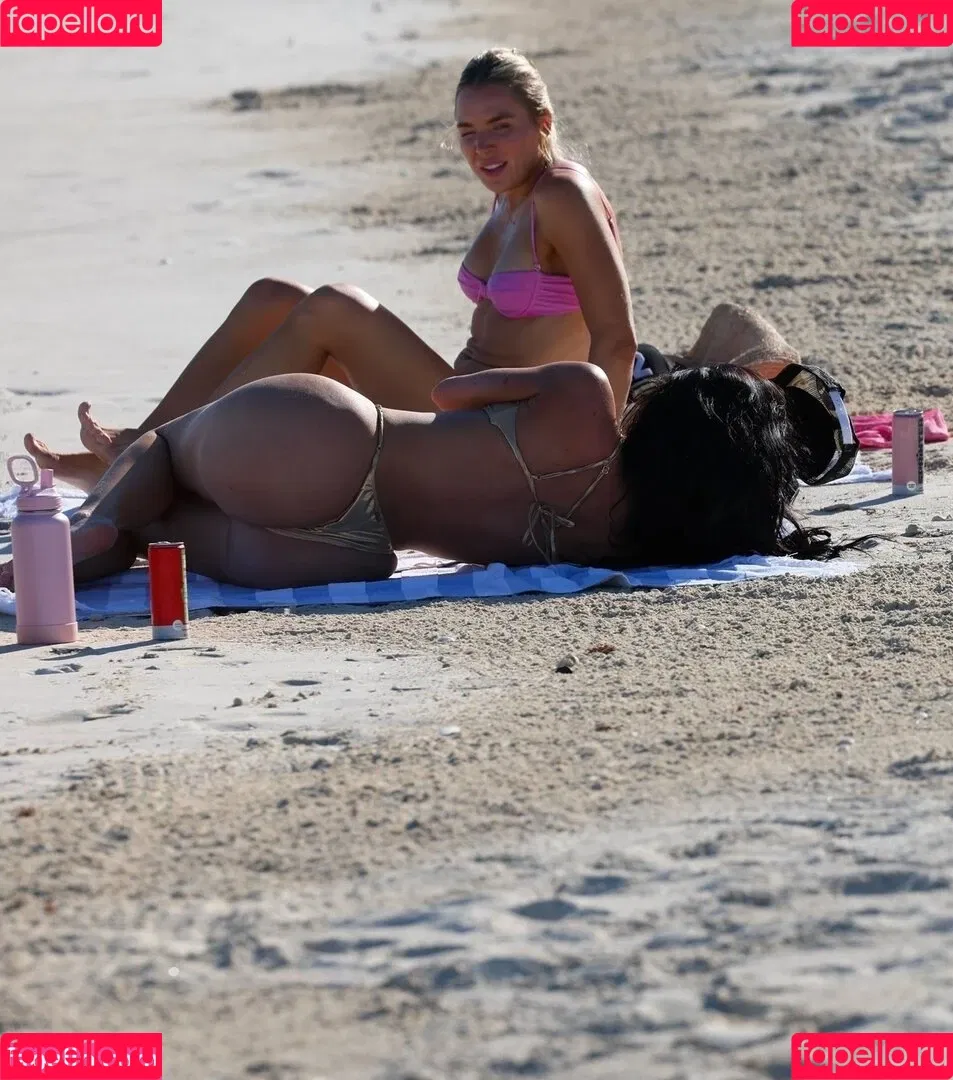 Kylie Jenner / KylieJenner / kyliejenner.2 Onlyfans Photo Gallery 