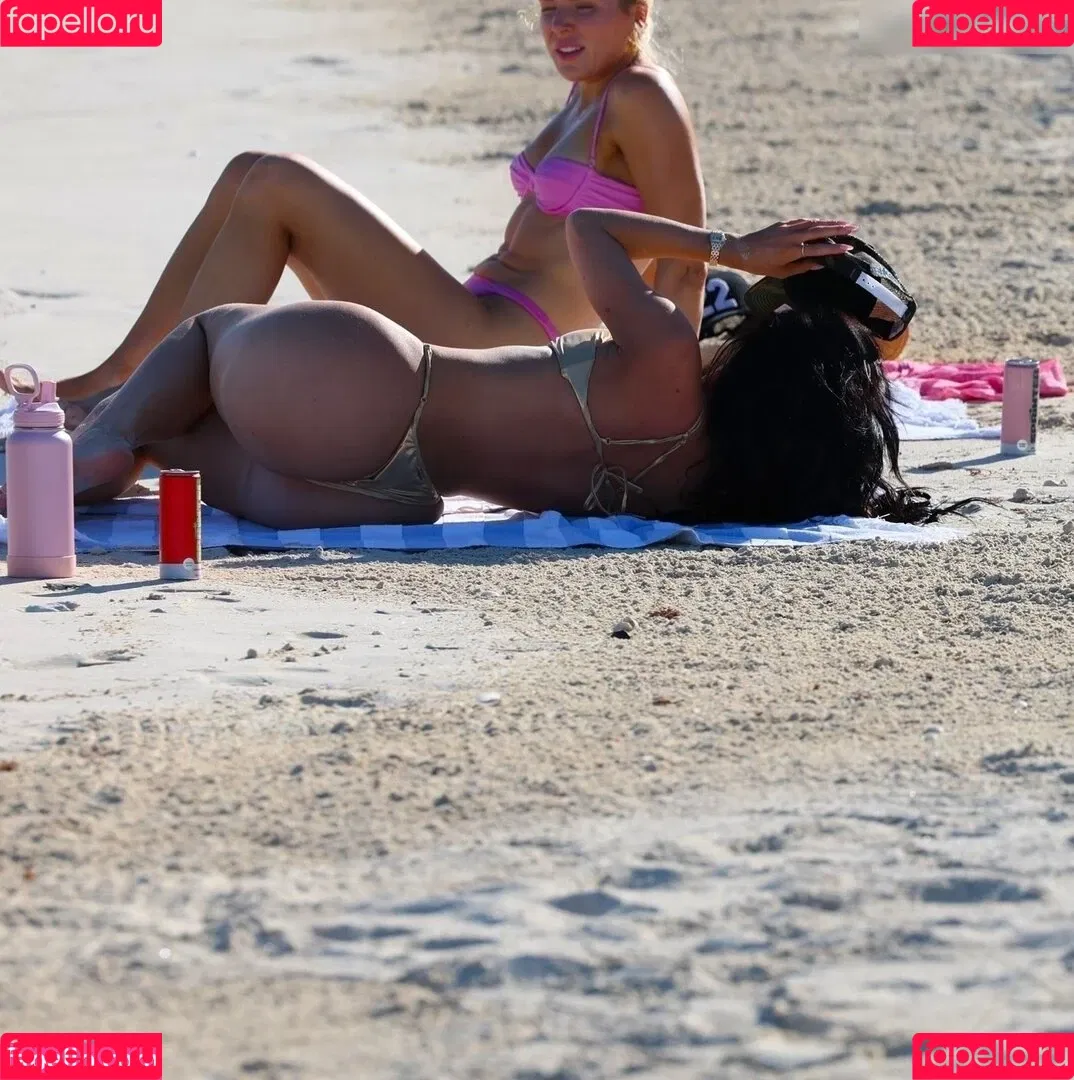 Kylie Jenner / KylieJenner / kyliejenner.2 Onlyfans Photo Gallery 