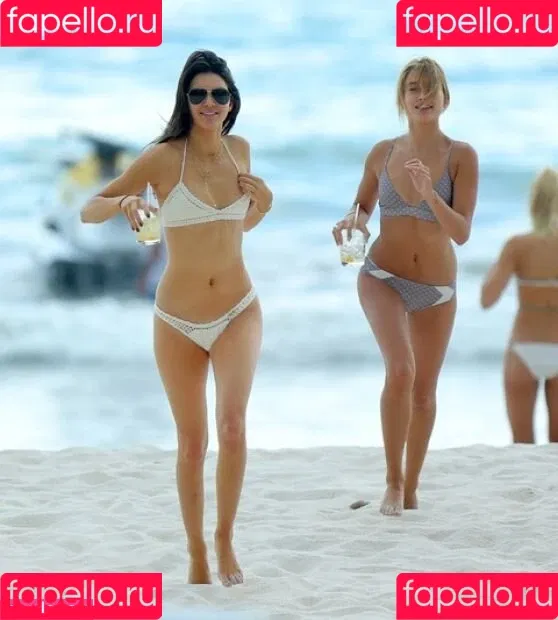 Kylie Jenner / KylieJenner / kyliejenner.2 Onlyfans Photo Gallery 