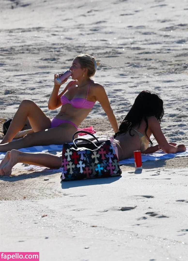 Kylie Jenner Nude Onlyfans Photo 36