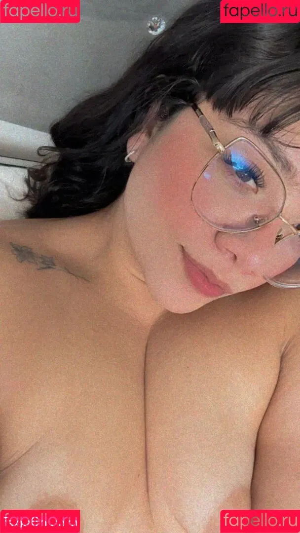 Karen Morales / la.karencia.97 / laKarencia Onlyfans Photo Gallery 