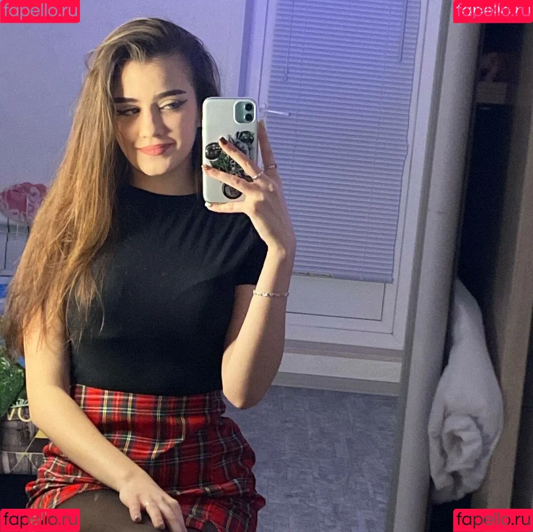 lelyamt / leyla_pie Onlyfans Photo Gallery 