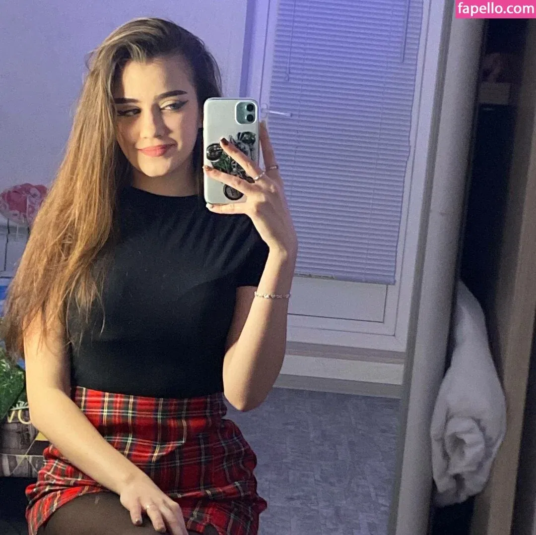 lelyamt / leyla_pie Onlyfans Photo Gallery 