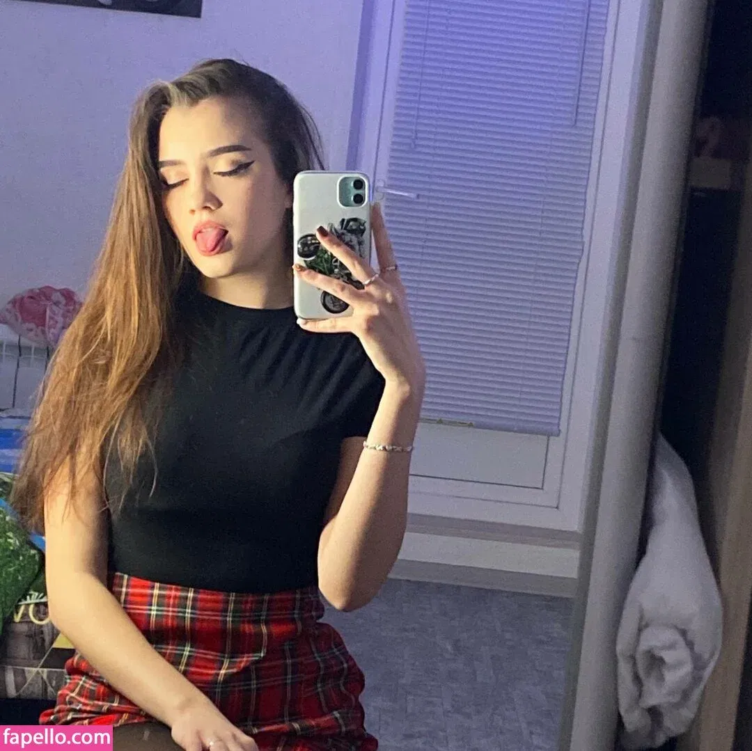 lelyamt / leyla_pie Onlyfans Photo Gallery 