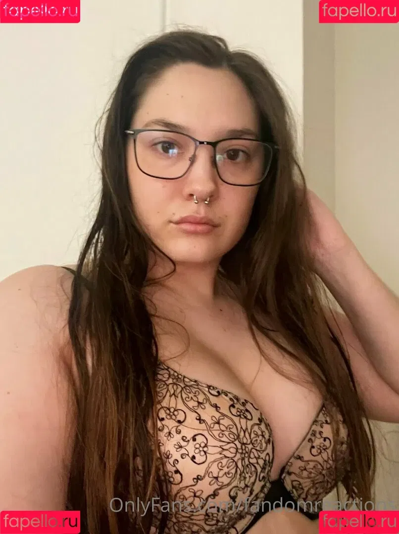 FandomReactions / fandomreactgirls Onlyfans Photo Gallery 