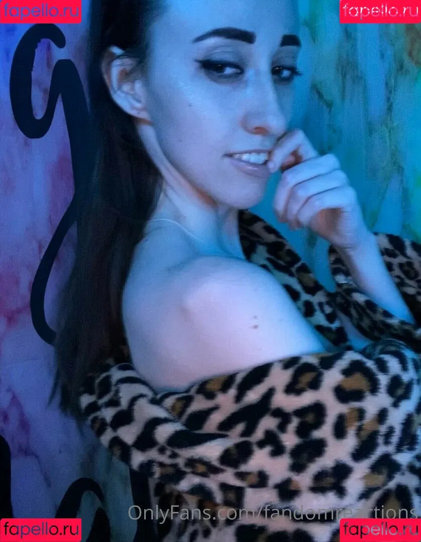FandomReactions / fandomreactgirls Onlyfans Photo Gallery 