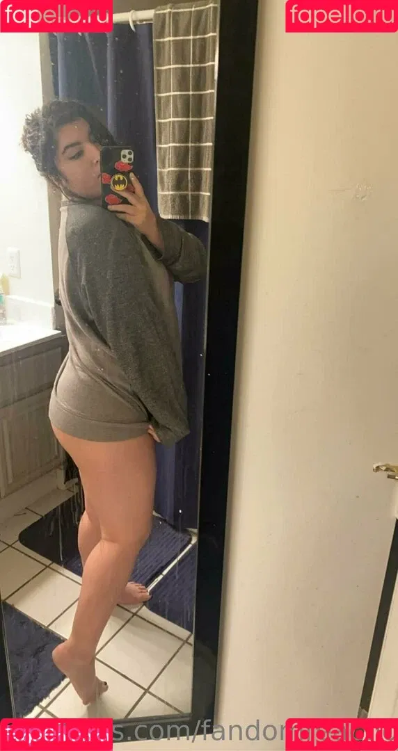 FandomReactions / fandomreactgirls Onlyfans Photo Gallery 