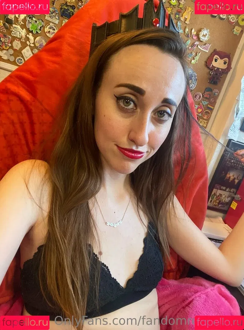 FandomReactions / fandomreactgirls Onlyfans Photo Gallery 