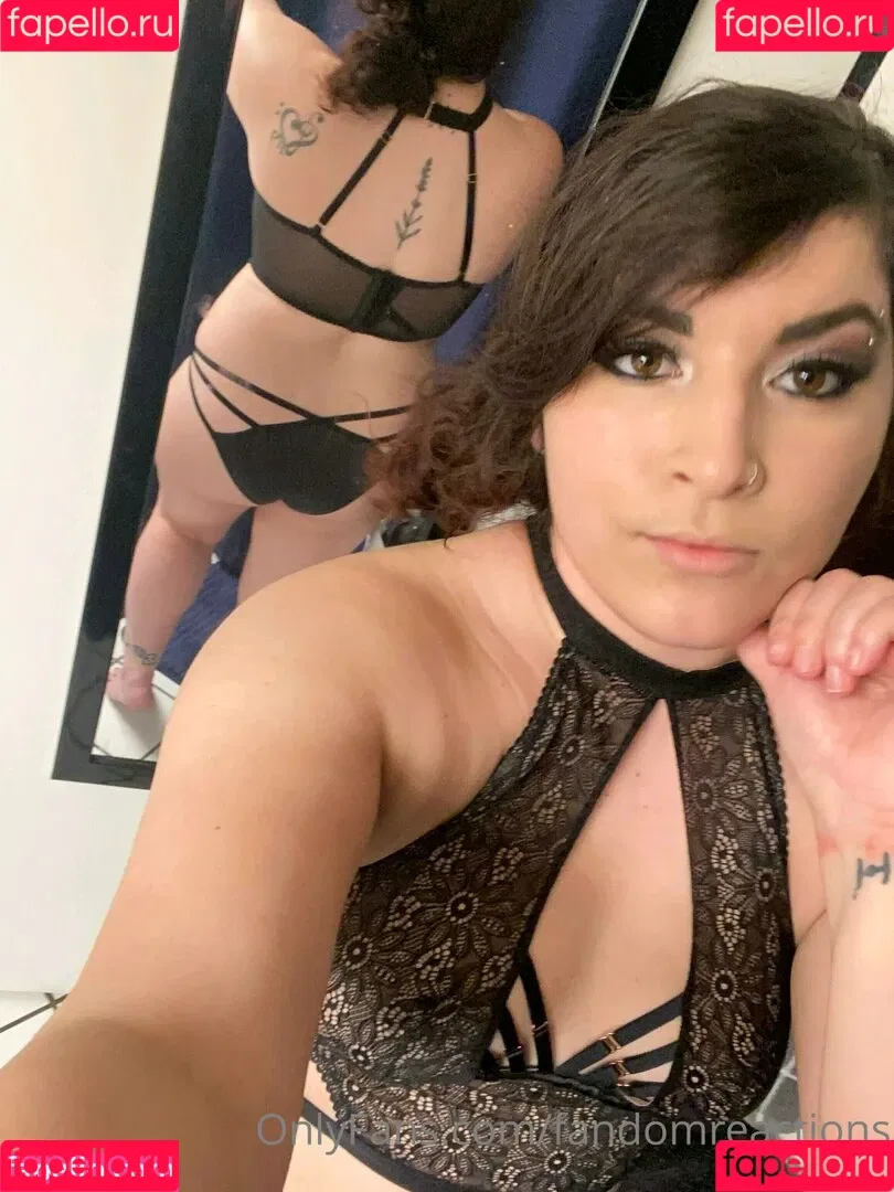 FandomReactions / fandomreactgirls Onlyfans Photo Gallery 