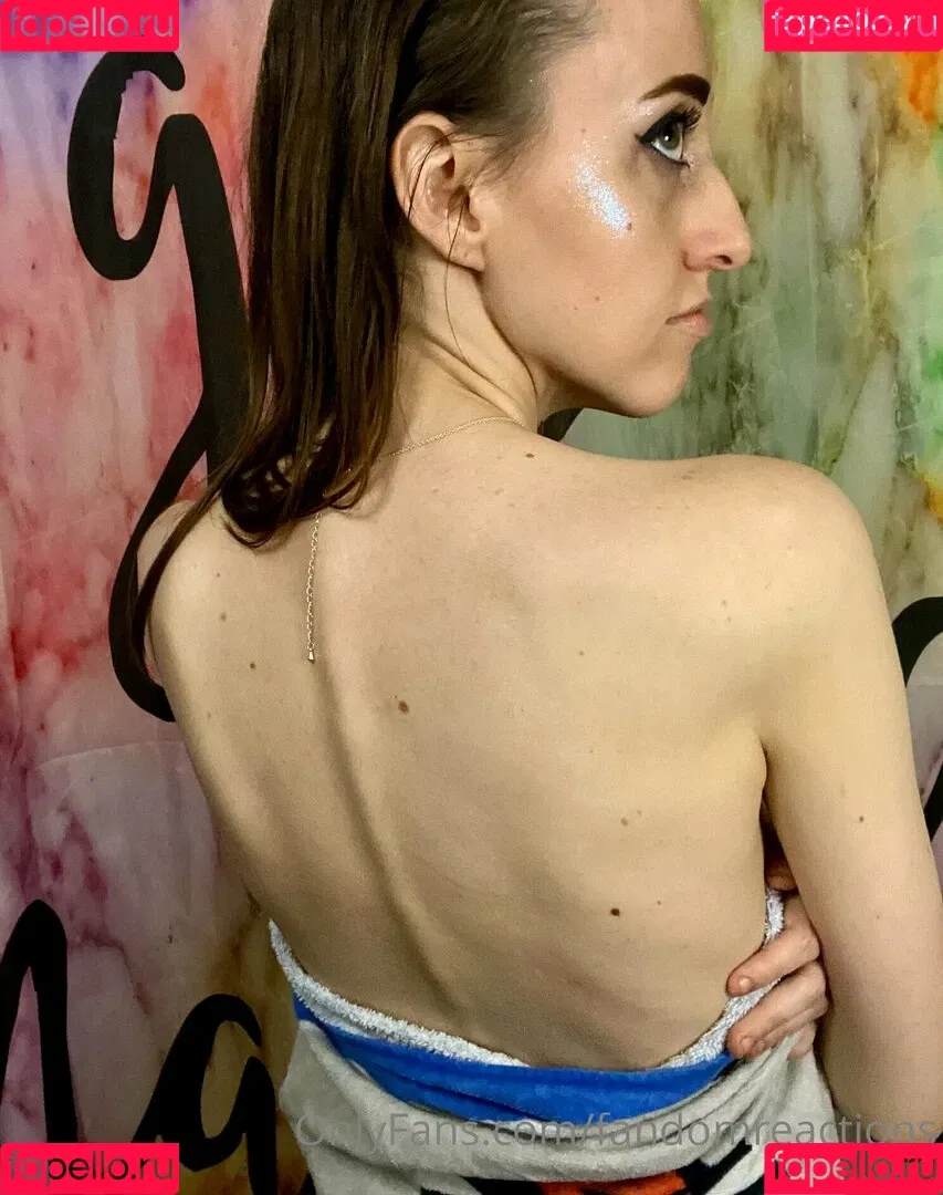 FandomReactions / fandomreactgirls Onlyfans Photo Gallery 