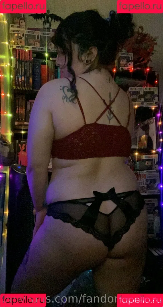 FandomReactions / fandomreactgirls Onlyfans Photo Gallery 
