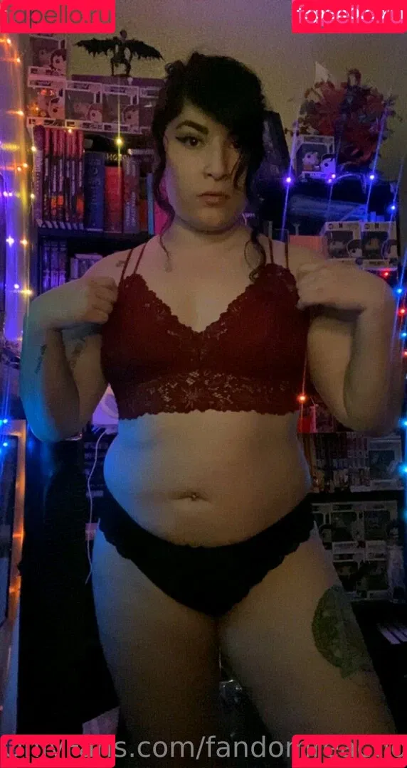 FandomReactions / fandomreactgirls Onlyfans Photo Gallery 