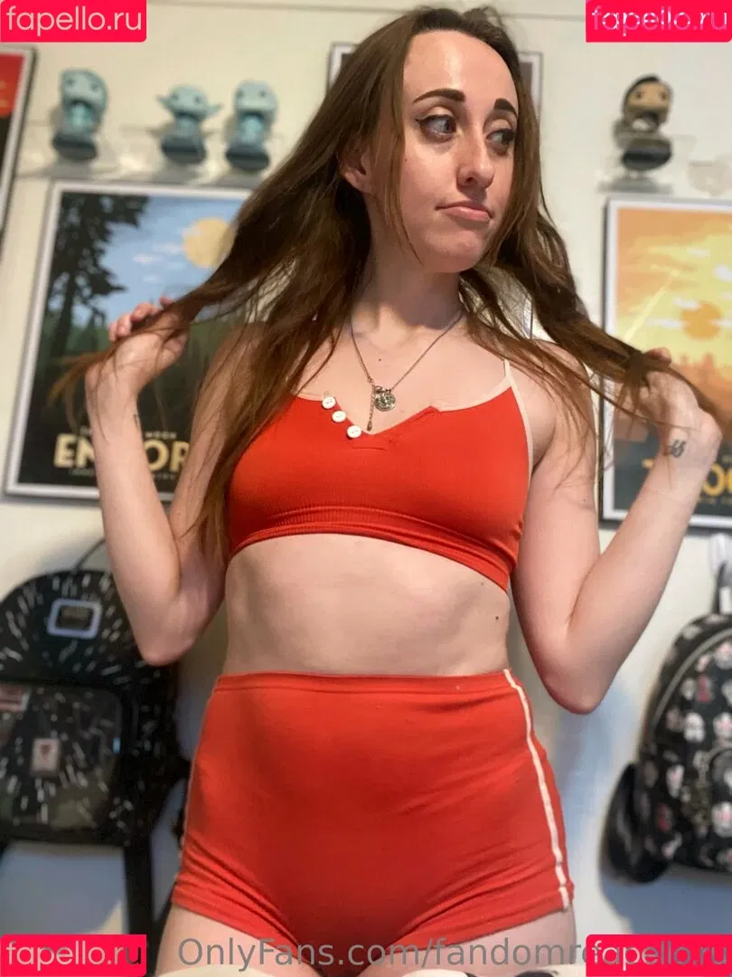 FandomReactions / fandomreactgirls Onlyfans Photo Gallery 