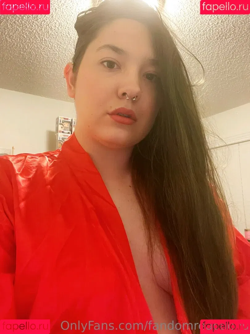 FandomReactions / fandomreactgirls Onlyfans Photo Gallery 