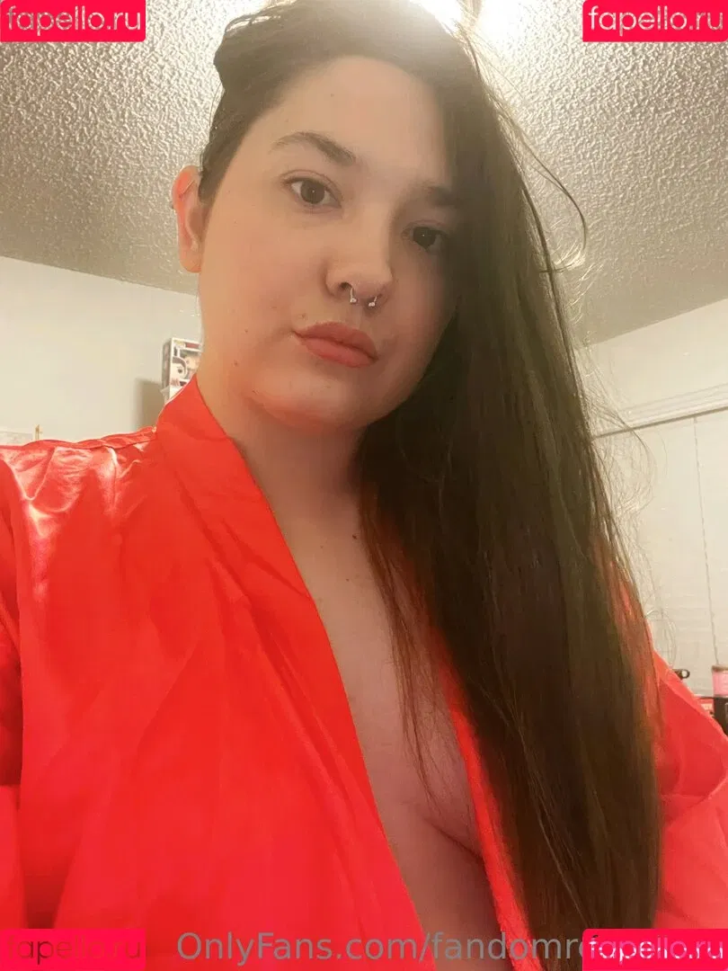 FandomReactions / fandomreactgirls Onlyfans Photo Gallery 