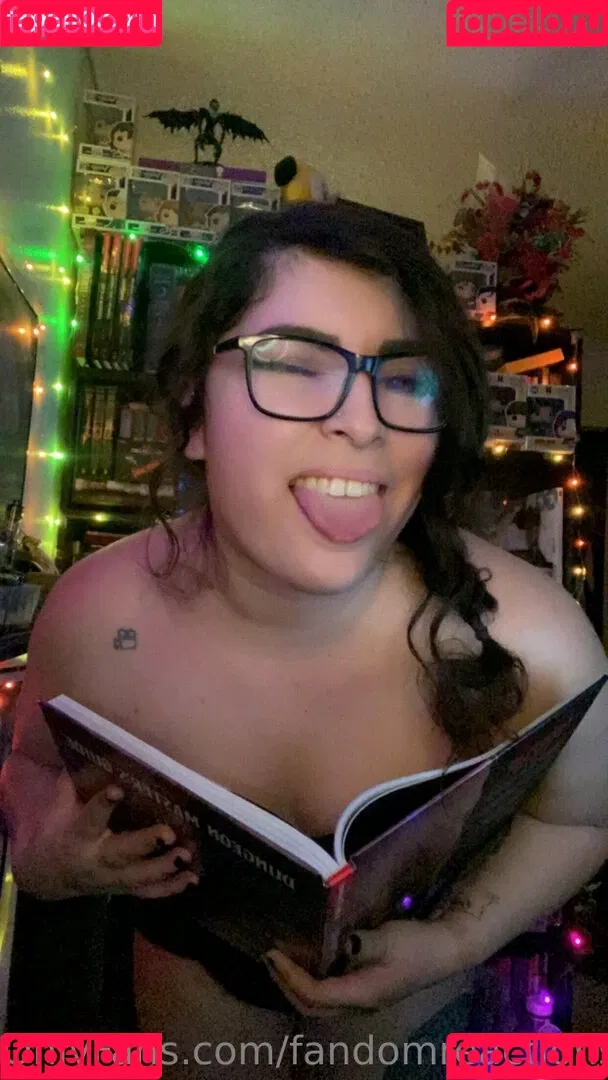 FandomReactions / fandomreactgirls Onlyfans Photo Gallery 