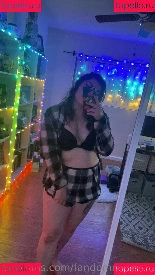 FandomReactions / fandomreactgirls Onlyfans Photo Gallery 
