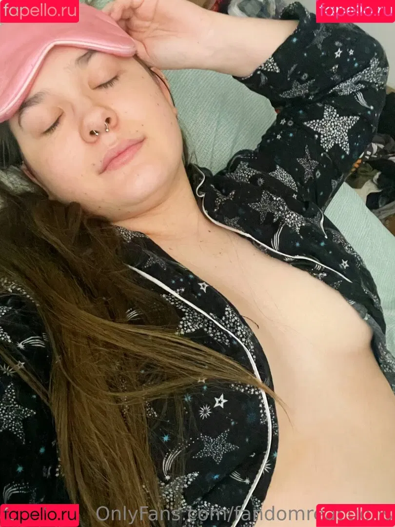 FandomReactions / fandomreactgirls Onlyfans Photo Gallery 