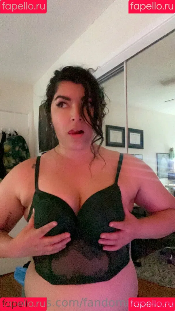 FandomReactions / fandomreactgirls Onlyfans Photo Gallery 