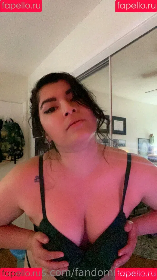 FandomReactions / fandomreactgirls Onlyfans Photo Gallery 