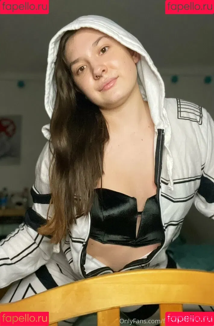 FandomReactions / fandomreactgirls Onlyfans Photo Gallery 
