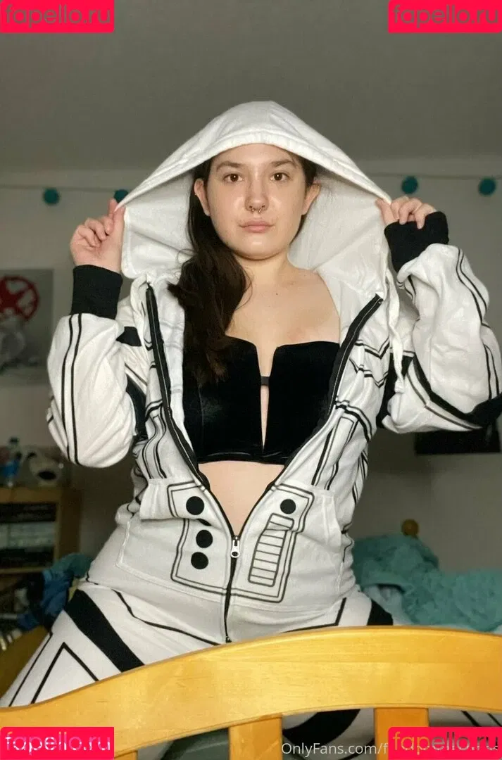 FandomReactions / fandomreactgirls Onlyfans Photo Gallery 