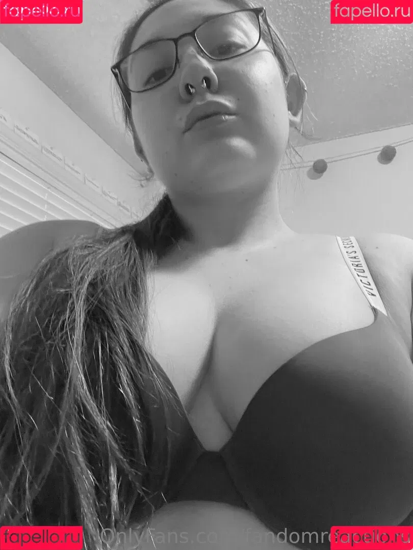 FandomReactions / fandomreactgirls Onlyfans Photo Gallery 