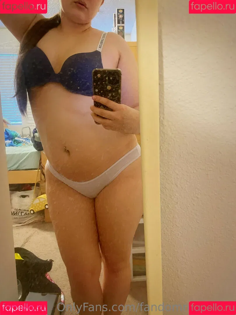FandomReactions / fandomreactgirls Onlyfans Photo Gallery 