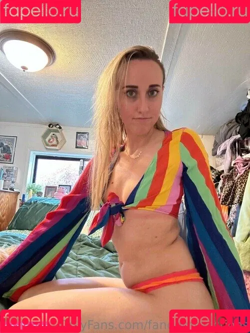 FandomReactions / fandomreactgirls Onlyfans Photo Gallery 
