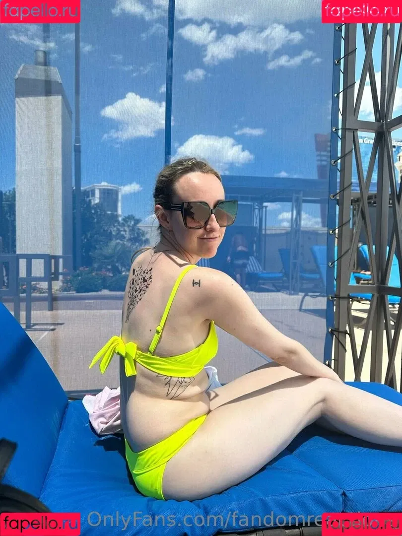 FandomReactions / fandomreactgirls Onlyfans Photo Gallery 