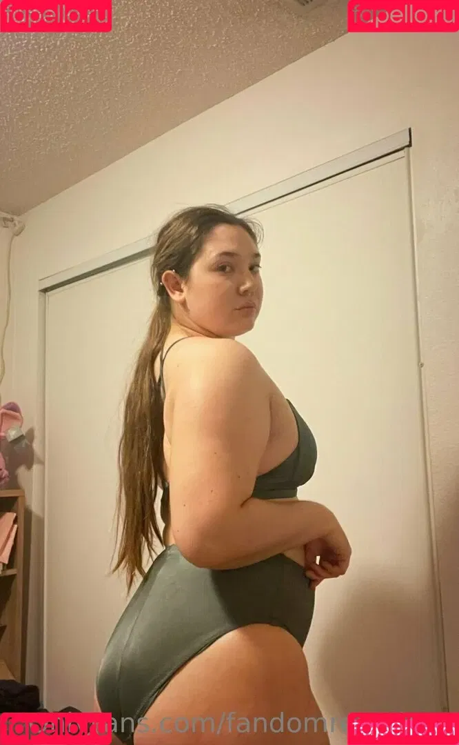 FandomReactions / fandomreactgirls Onlyfans Photo Gallery 