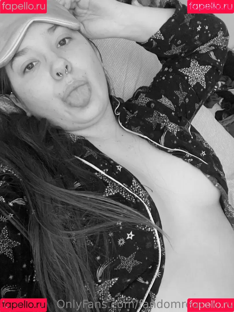 FandomReactions / fandomreactgirls Onlyfans Photo Gallery 