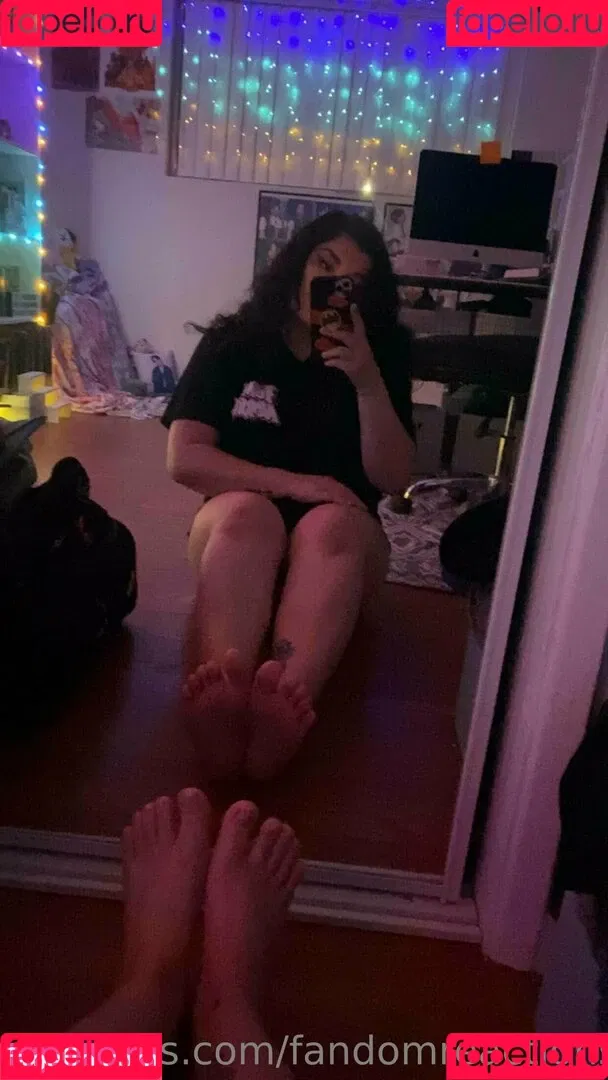 FandomReactions / fandomreactgirls Onlyfans Photo Gallery 