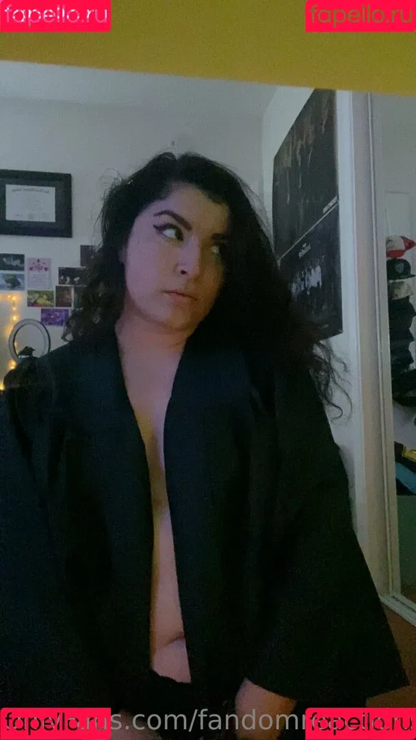 FandomReactions / fandomreactgirls Onlyfans Photo Gallery 