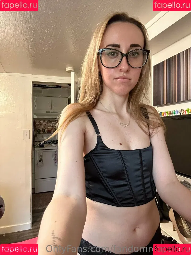 FandomReactions / fandomreactgirls Onlyfans Photo Gallery 