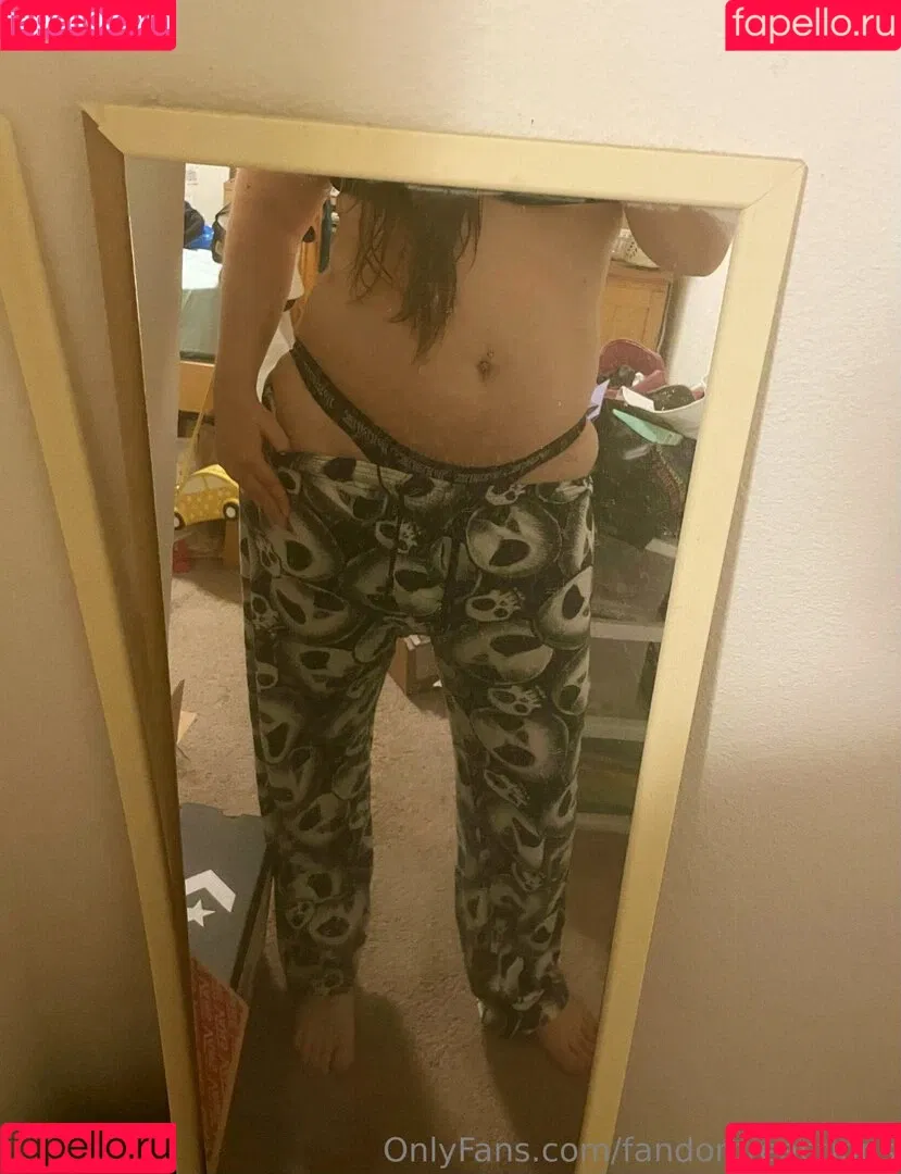 FandomReactions / fandomreactgirls Onlyfans Photo Gallery 