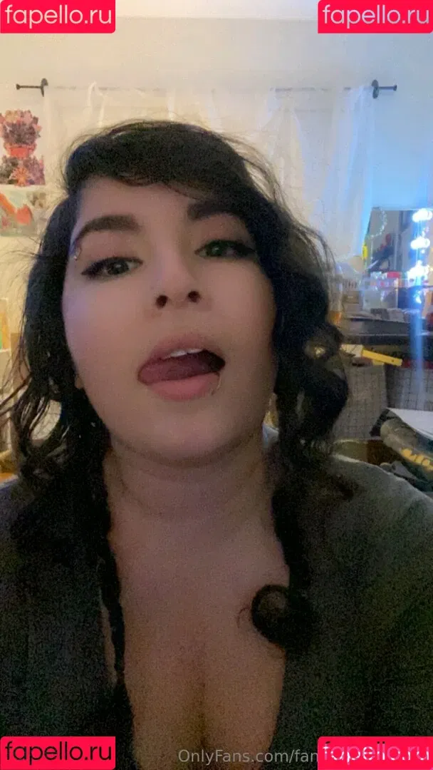 FandomReactions / fandomreactgirls Onlyfans Photo Gallery 