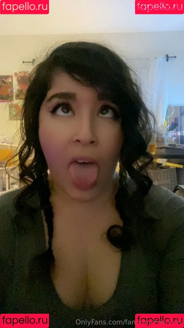 FandomReactions / fandomreactgirls Onlyfans Photo Gallery 