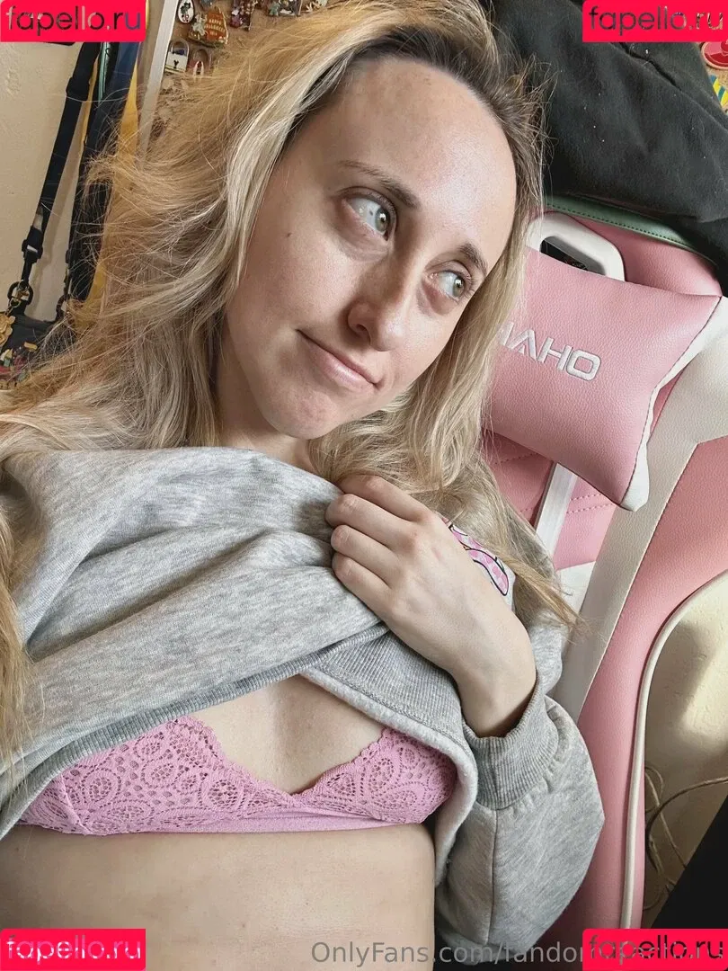 FandomReactions / fandomreactgirls Onlyfans Photo Gallery 