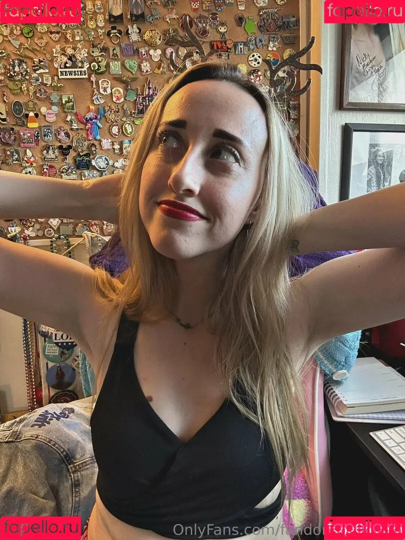 FandomReactions / fandomreactgirls Onlyfans Photo Gallery 