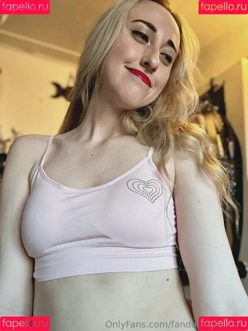 FandomReactions / fandomreactgirls Onlyfans Photo Gallery 