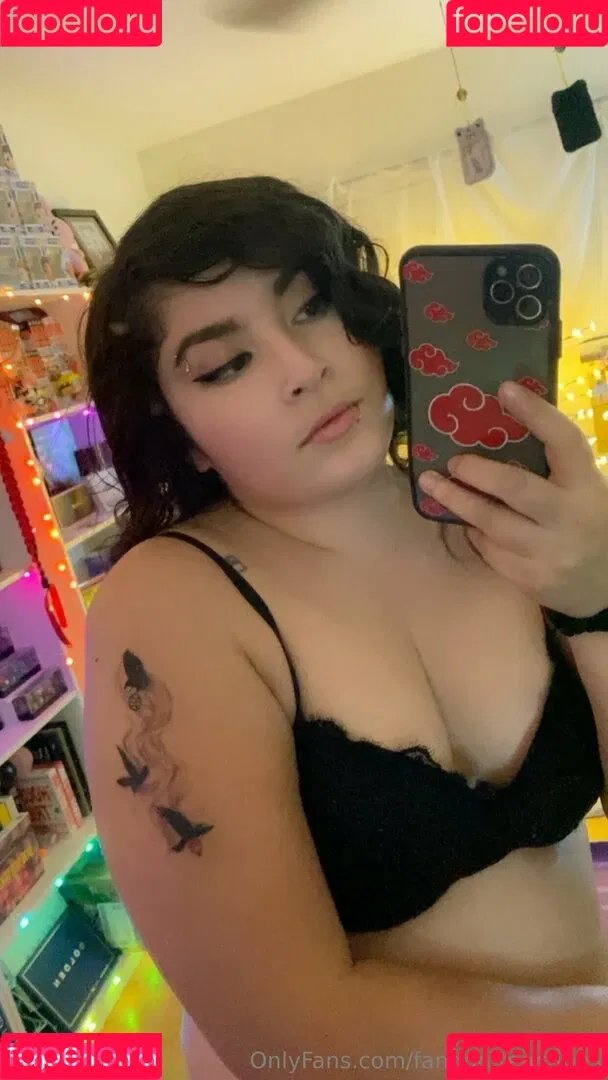 FandomReactions / fandomreactgirls Onlyfans Photo Gallery 