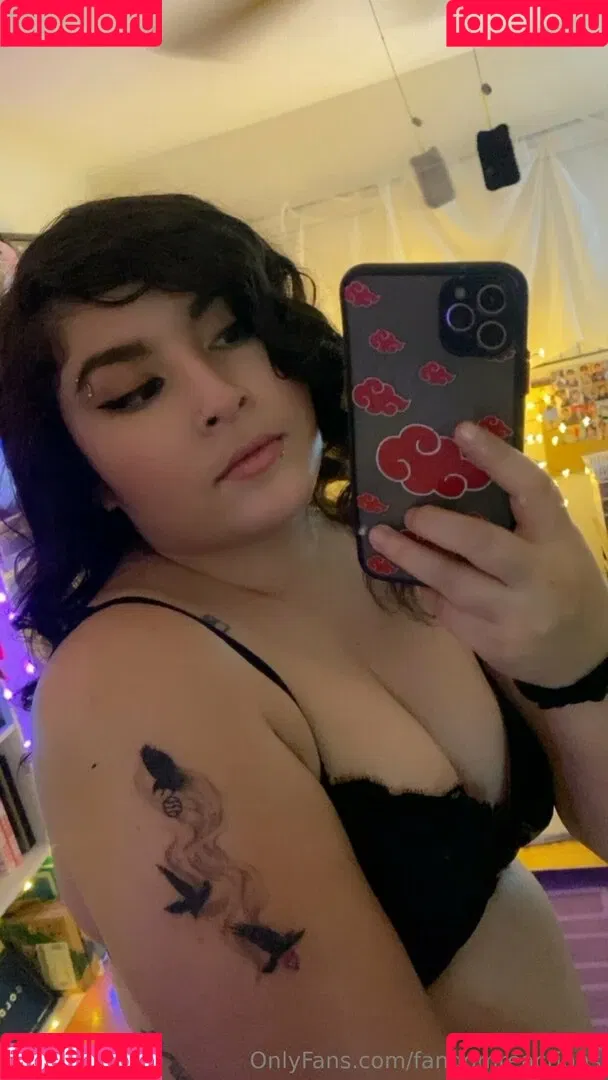 FandomReactions / fandomreactgirls Onlyfans Photo Gallery 