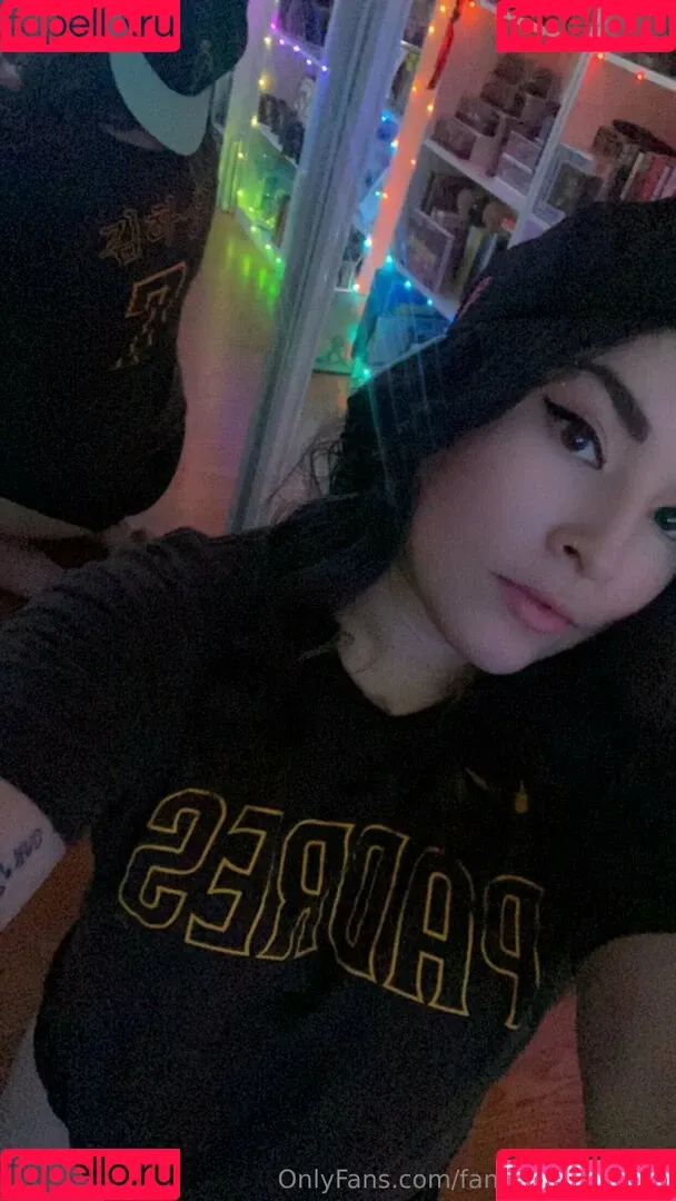 FandomReactions / fandomreactgirls Onlyfans Photo Gallery 