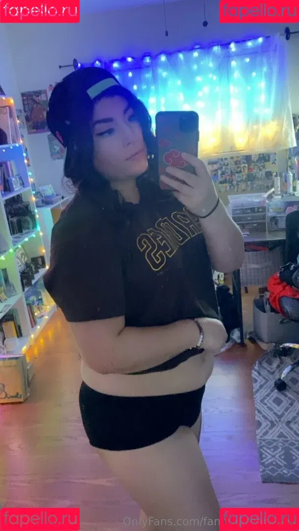 FandomReactions / fandomreactgirls Onlyfans Photo Gallery 