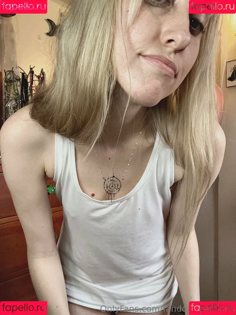 FandomReactions / fandomreactgirls Onlyfans Photo Gallery 