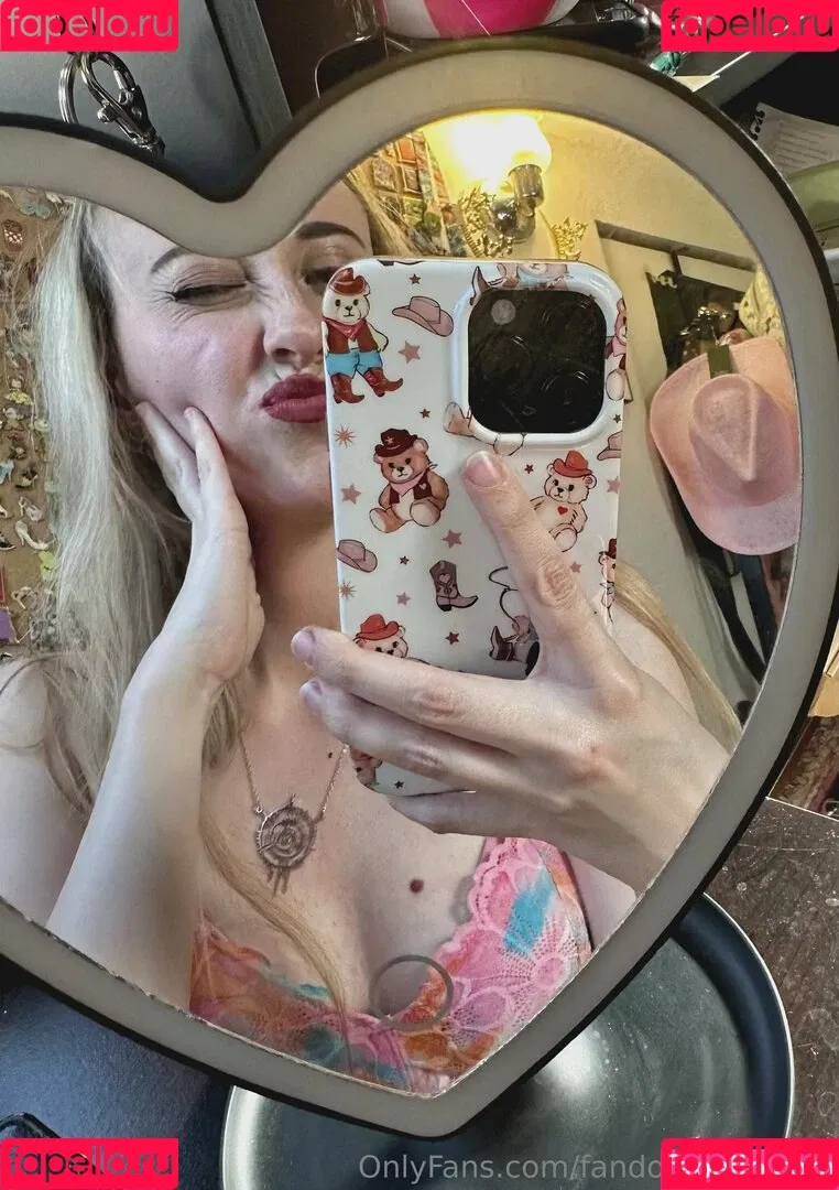FandomReactions / fandomreactgirls Onlyfans Photo Gallery 