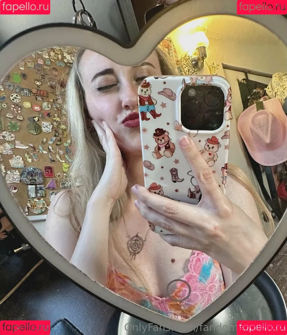 FandomReactions / fandomreactgirls Onlyfans Photo Gallery 