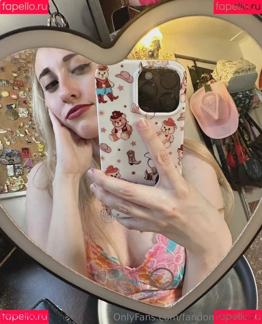 FandomReactions / fandomreactgirls Onlyfans Photo Gallery 